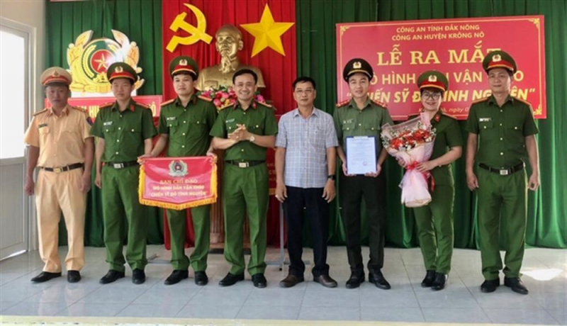 Cán bộ, chiến sĩ Công an vượt chặng đường hơn 60km hiến máu cứu người -0