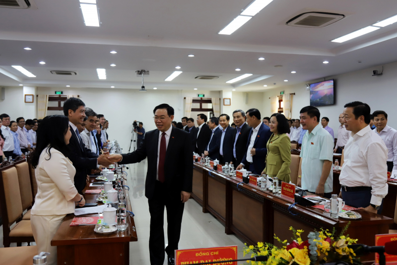             Chủ tịch Quốc hội làm việc với Ban Thường vụ Tỉnh uỷ Phú Yên -0