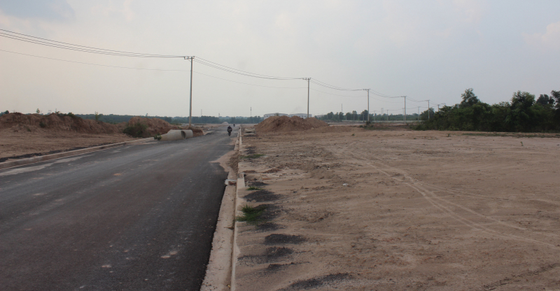 Đã bàn giao lại một phần diện tích sau vụ việc ngang nhiên tái lấn chiếm đất KCN để xây dựng trái phép  -0