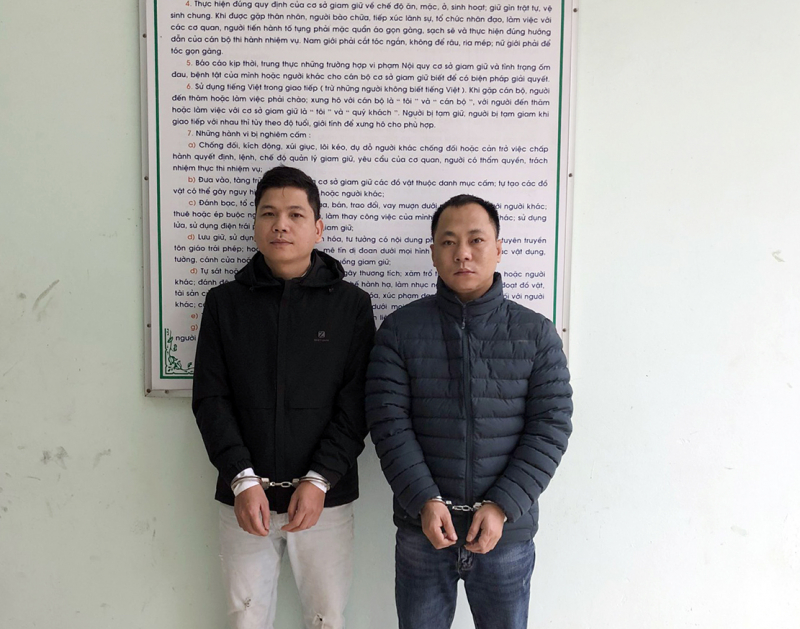 Tạm giữ hình sự 2 đối tượng tấn công CSGT khi đo nồng độ cồn -0