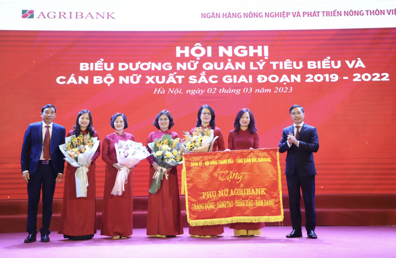 Phụ nữ Agribank - “Năng động - Sáng tạo - Nhân hậu- Đảm đang” -0