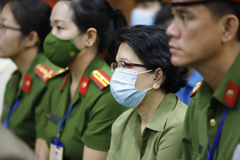 Các bị cáo làm ngơ, báo cáo không trung thực kết quả thanh tra, giám sát Ngân hàng SCB -0