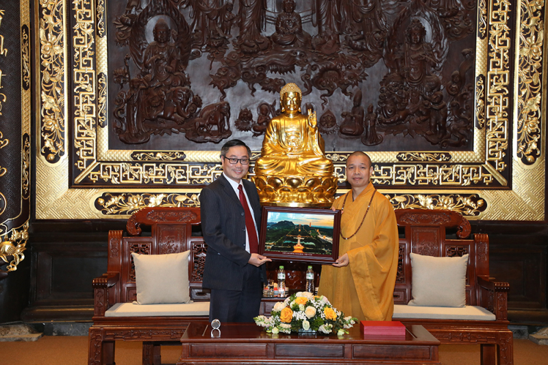 Mang hình ảnh Việt Nam tới gần hơn với bạn bè quốc tế -0