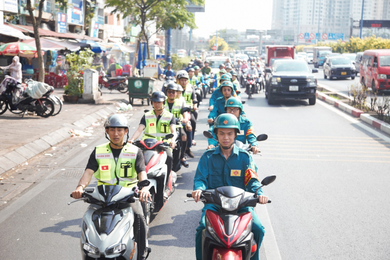 Khởi công công trình bích họa “Việt Nam tươi đẹp” thứ 10 và “Nghĩa tình phường Cầu Ông Lãnh”  -1