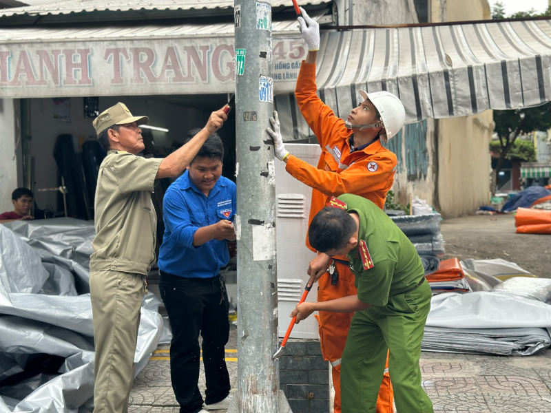 Khởi công công trình bích họa “Việt Nam tươi đẹp” thứ 10 và “Nghĩa tình phường Cầu Ông Lãnh”  -0