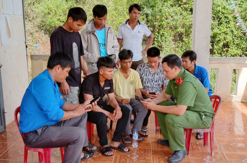 thuong uy ca 2-ngoc thi.jpg -0