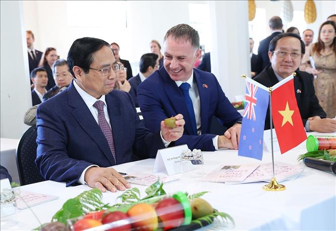 Thăm Trung tâm nghiên cứu cây trồng và thực phẩm New Zealand, Thủ tướng chia sẻ lợi thế hợp tác nông nghiệp -0