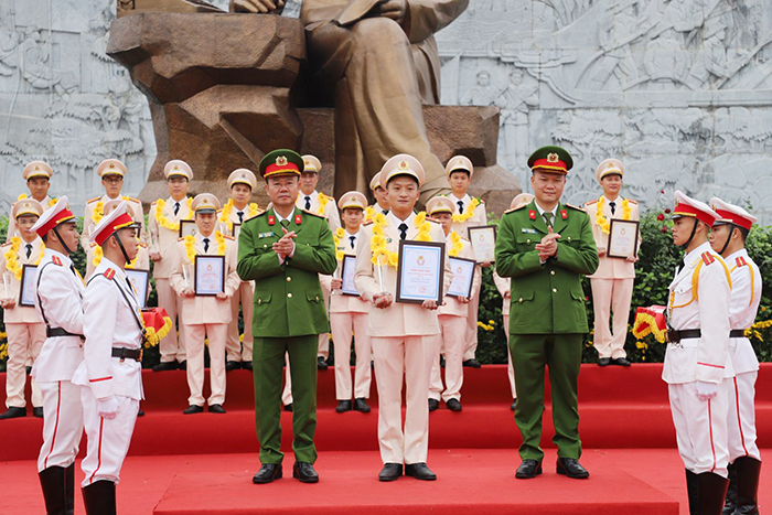 Vinh danh Gương mặt trẻ Công an Bắc Giang tiêu biểu và Gương Công an xã tiêu biểu năm 2023 -0