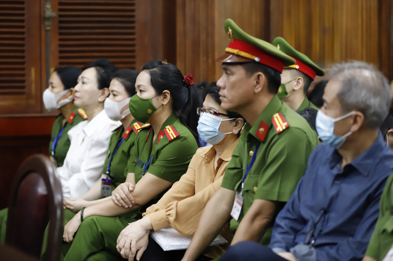 Cựu Phó Tổng giám đốc SCB phê duyệt lệnh chuyển tiền ra nước ngoài theo chỉ đạo của “bà chủ” Trương Mỹ Lan -0