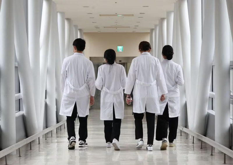 Hàn Quốc vật lộn trong cơn khủng hoảng ngành y tế -0