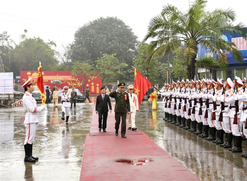 Nghe An police receive title “Hero of the People's Armed Forces” -0