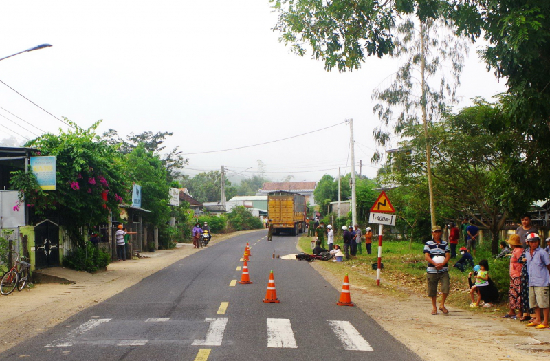 Liên tiếp hai vụ xe đầu kéo va chạm từ phía sau, hai người tử vong -0