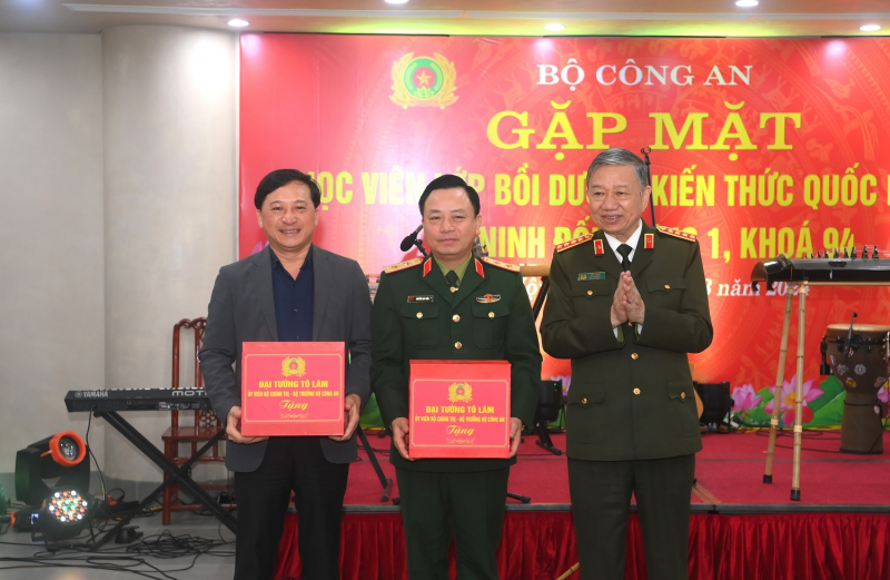 Bộ Công an gặp mặt học viên Lớp bồi dưỡng kiến thức Quốc phòng, An ninh đối tượng I, Khóa 94 -0