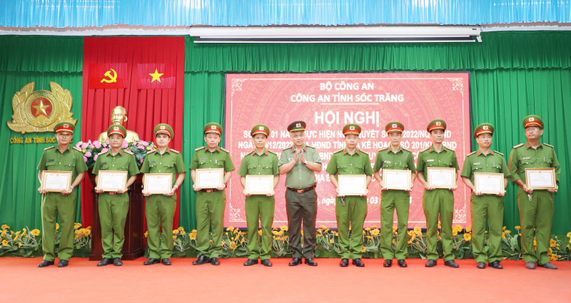 Công an xã bán chuyên trách góp phần quan trọng bảo đảm ANTT cơ sở -0