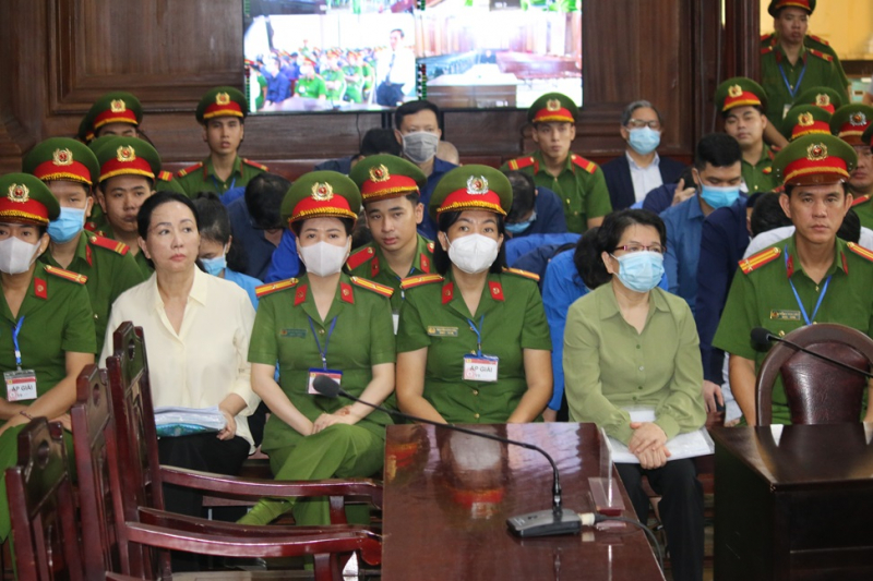 Trưởng đoàn thanh tra “cảm thấy xấu hổ” về việc nhận 5,2 triệu USD -0