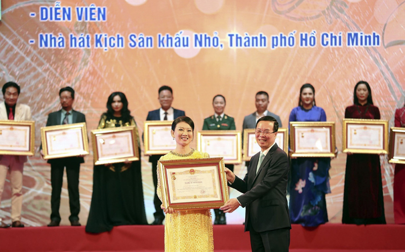 nsnd-m%3f-uyên-nh%3fn-b%3fng-phong-t%3fng-t%3f-ch%3f-t%3fch-nu%3fc-võ-van-thu%3fng.jpg -0