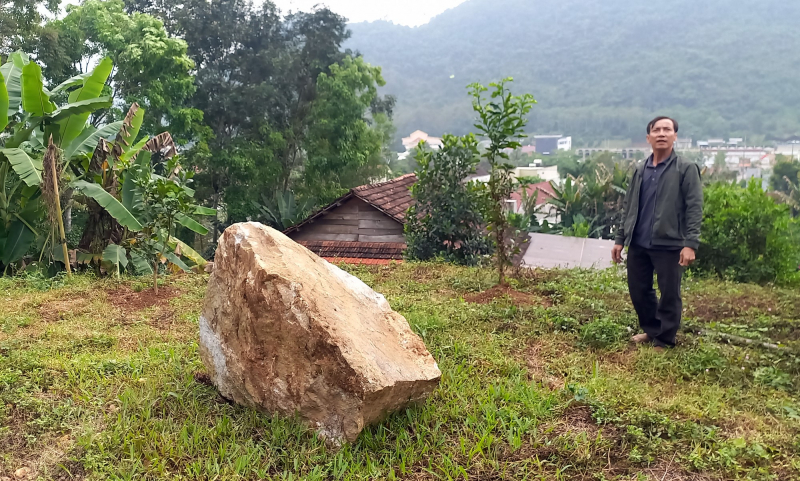 Nổ mìn lấy đá làm xi măng làm đá lăn sập nhà dân -0