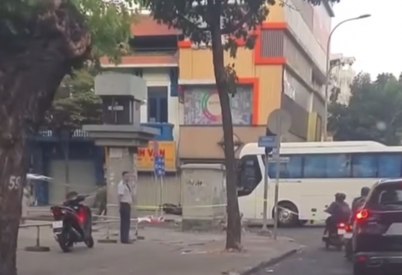 Va chạm mạnh với xe khách, đôi nam nữ tử vong tại chỗ -0