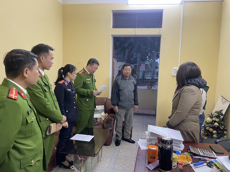 Hiệu trưởng và kế toán Trường Mầm non xã Nhân Quyền lập mưu