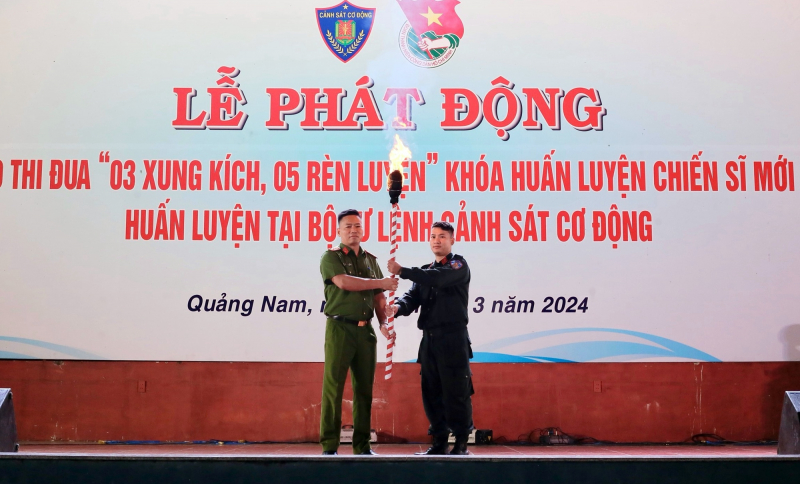 Phát động 