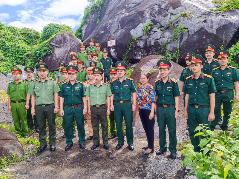 Điều chưa biết về Phụng Hoàng Sơn -0