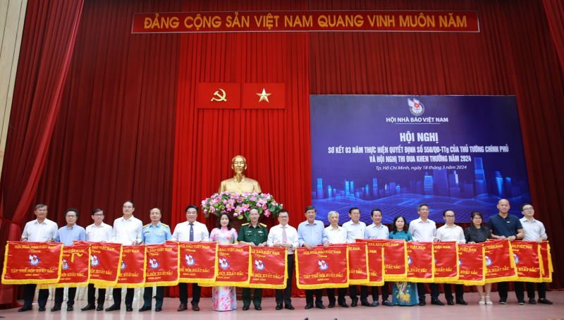 Chương trình hỗ trợ hoạt động sáng tạo văn học nghệ thuật, báo chí vẫn còn không ít vướng mắc  -0