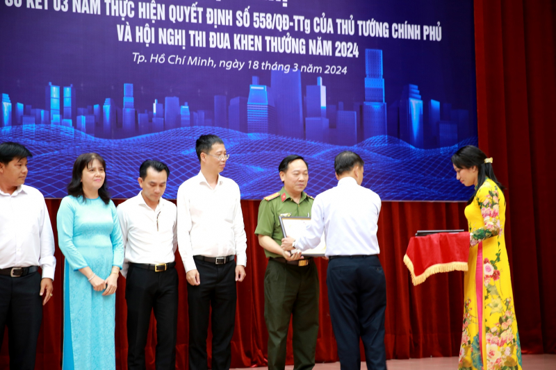Chương trình hỗ trợ hoạt động sáng tạo văn học nghệ thuật, báo chí vẫn còn không ít vướng mắc  -0