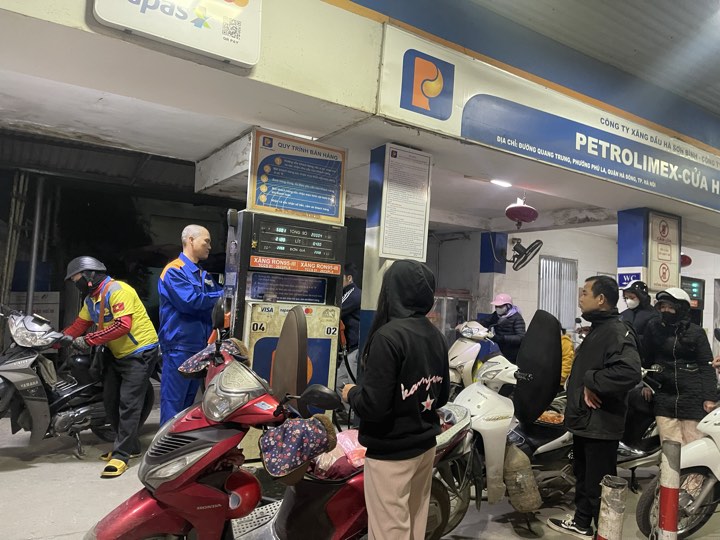 Bộ Công Thương đề nghị các thương nhân kinh doanh xăng dầu thực hiện hóa đơn điện tử bán lẻ xăng dầu -0