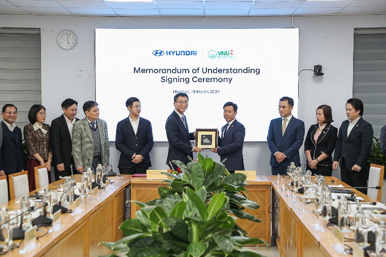 Hợp tác trong đào tạo nguồn nhân lực chất lượng cao lĩnh vực kỹ thuật công nghệ -0