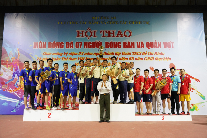 297716135ebcf2e2abad.jpg -0