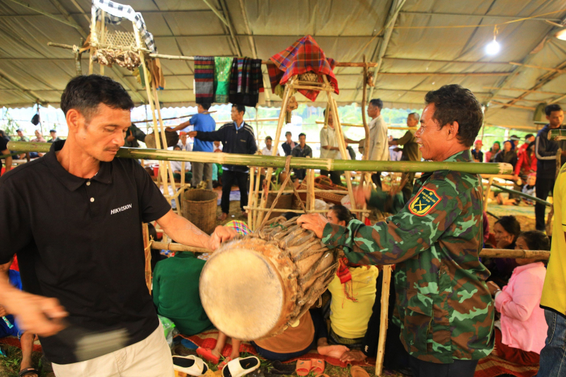Đồng bào Vân Kiều tổ chức lễ Ra Pưp tưởng nhớ cội nguồn -0