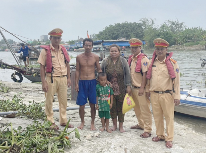 z5271084255298_80ca39d29d01c08c4532d8b7f2fff9a8.jpg -0