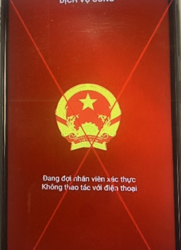 Cảnh báo việc bị chiếm đoạt tài sản khi cho mượn điện thoại để cài đặt phần mềm giả mạo dịch vụ công -0