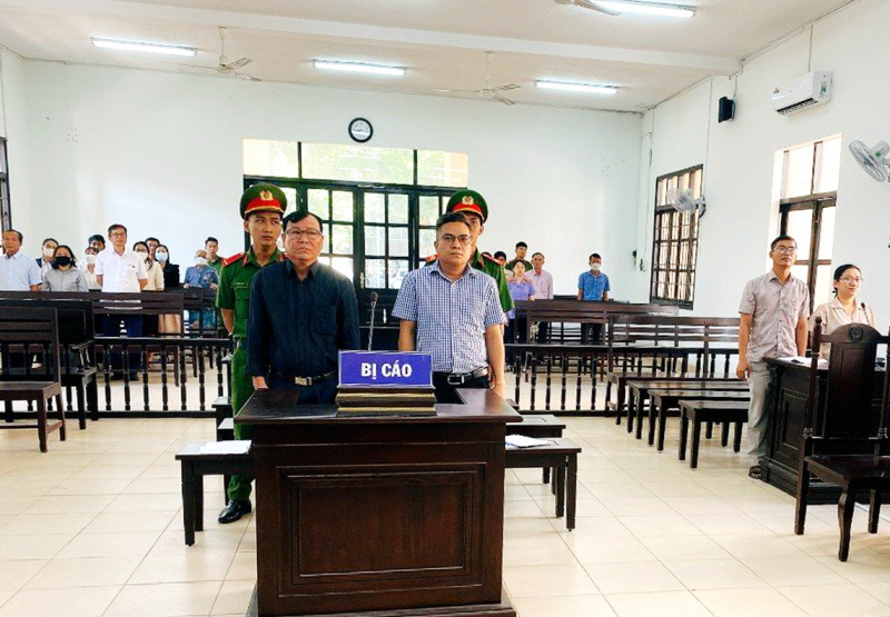 Vi phạm đấu thầu kist xét nghiệm của Việt Á, hai bị cáo được hưởng án treo -0