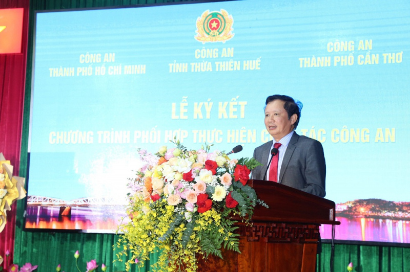 Công an tỉnh Thừa Thiên Huế với Công an TP Hồ Chí Minh và Công an TP Cần Thơ ký kết chương trình phối hợp công tác -0