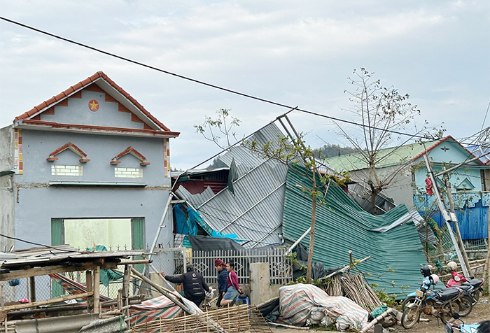 Mưa to, gió lốc gây thiệt hại hàng tỷ đồng tại 2 huyện biên giới Sơn La -0