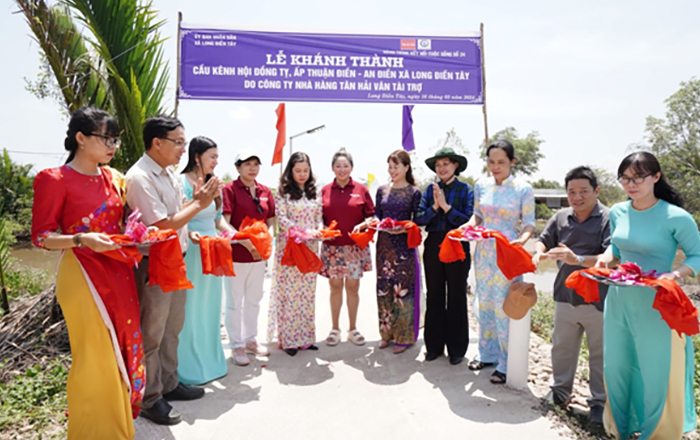 Nhà hàng Tân Hải Vân xây cầu nối yêu thương cho bà con ấp nghèo Bạc Liêu -0