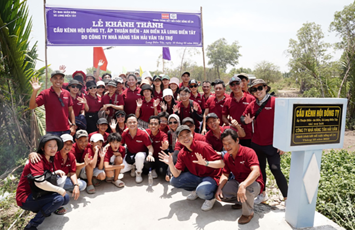 Nhà hàng Tân Hải Vân xây cầu nối yêu thương cho bà con ấp nghèo Bạc Liêu -0