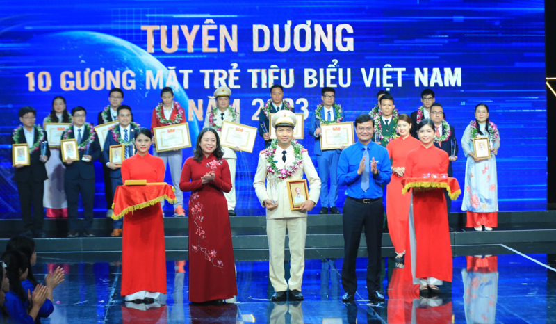 Tuyên dương 10 Gương mặt trẻ Việt Nam tiêu biểu năm 2023 -0