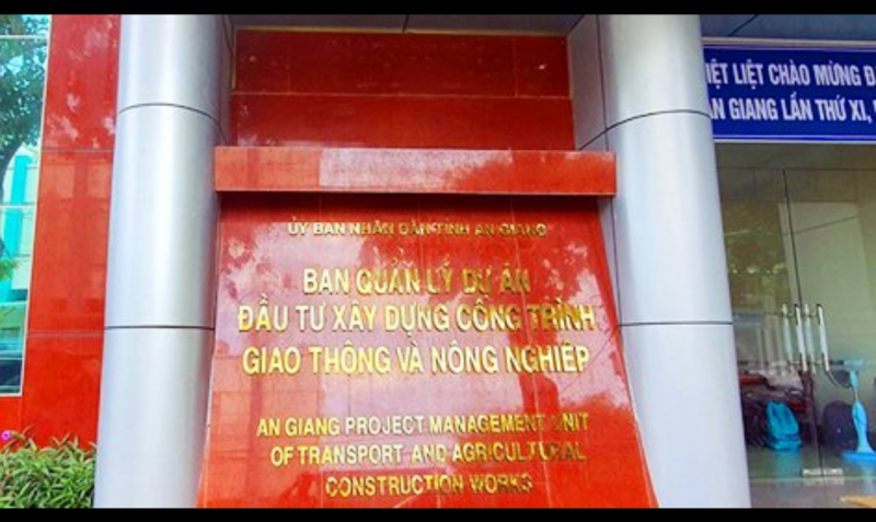 Khởi tố, bắt giữ nguyên Giám đốc Ban Quản lý Dự án đầu tư xây dựng công trình giao thông và nông nghiệp An Giang -0