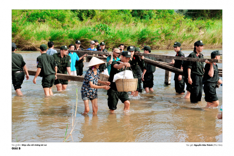 Những khoảnh khắc ấn tượng của Cảnh sát Cơ động qua ống kính đồng đội và nghệ sĩ -1