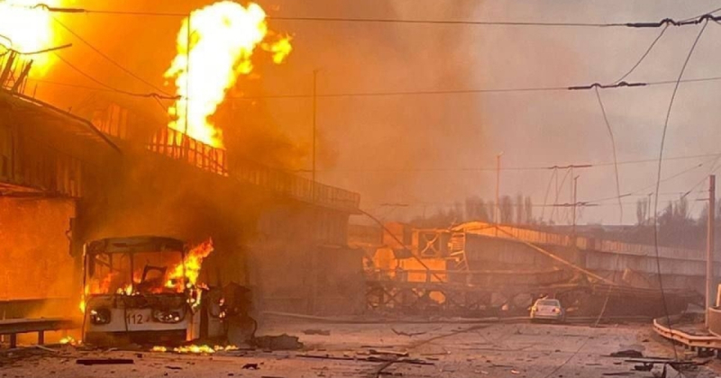 Nga tập kích lớn, Ukraine chìm trong bóng tối -0