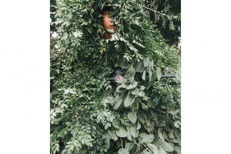 Những khoảnh khắc ấn tượng của Cảnh sát Cơ động qua ống kính đồng đội và nghệ sĩ -0