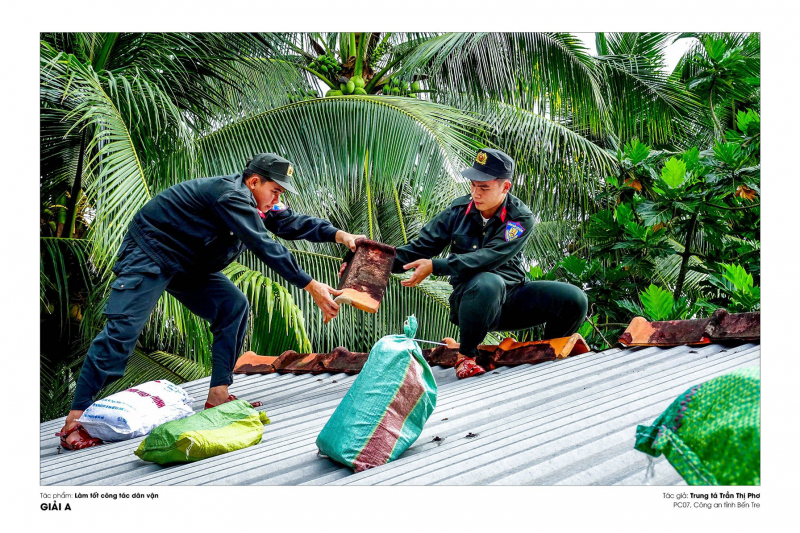 Những khoảnh khắc ấn tượng của Cảnh sát Cơ động qua ống kính đồng đội và nghệ sĩ -0