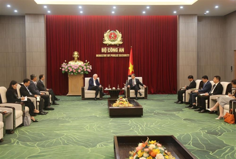 Minister To Lam receives high-profile professor from Harvard University -0