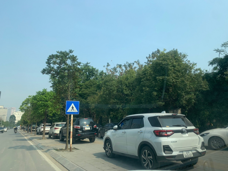 Nhộn nhạo mở điểm trông giữ xe, giá cả bát nháo (kỳ 1) -0