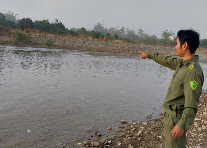 Công an viên cứu sống 2 học sinh đuối nước -0