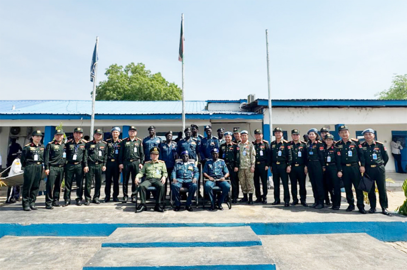 Thứ trưởng Lương Tam Quang làm việc với Tổng Tư lệnh Cảnh sát Nam Sudan -0