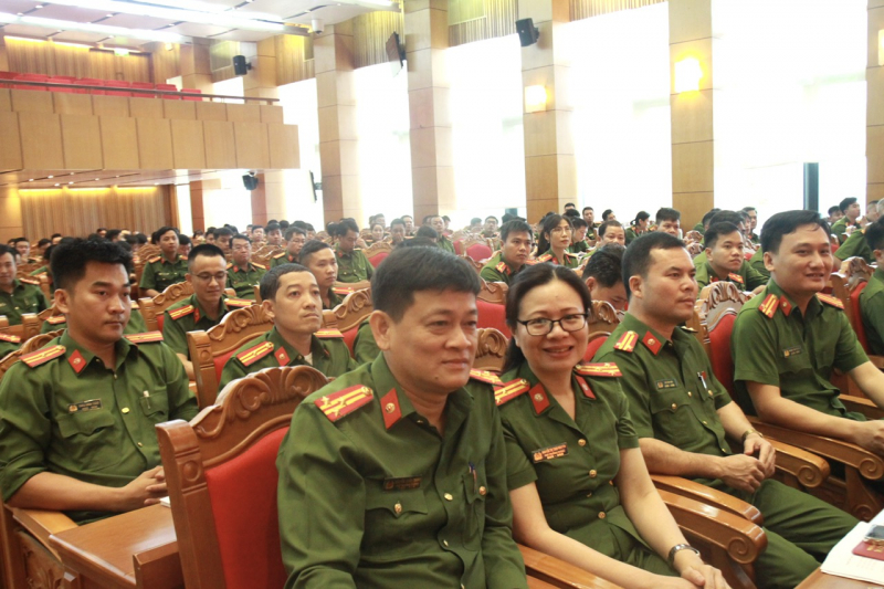 Tập huấn nghiệp vụ kiểm định nước thải cho 350 CBCS hệ lực lượng Cảnh sát phòng chống tội phạm về môi trường. -0