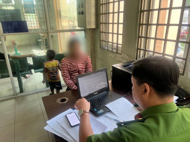 Mang gần 17 chỉ vàng đi bán rồi hoang báo bị cướp -0